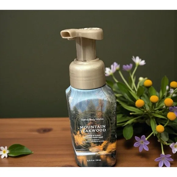 Bath‎ & Body Works Foaming Hand Soap  Mountain Teakwood 8.75 oz - Picture 4 of 9
